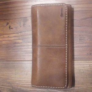 Large Trifold Roots Leather Wallet
